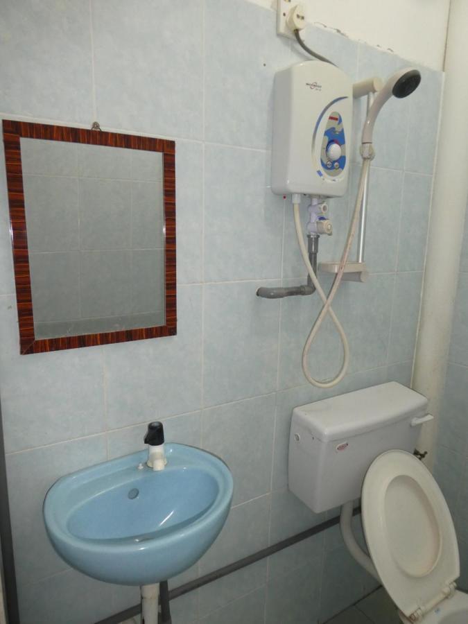 Tit Motel Сунгай Петани Екстериор снимка